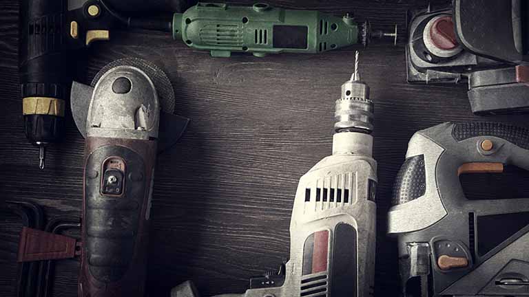 Handheld-Tools-On-Flat-Surface-EN-Imag