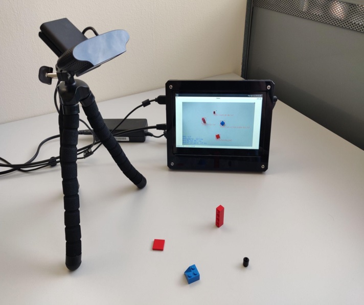 Camera monitoring LEGO bricks and displaying data via Engicam's SmarCore MX8M Plus Development Kit